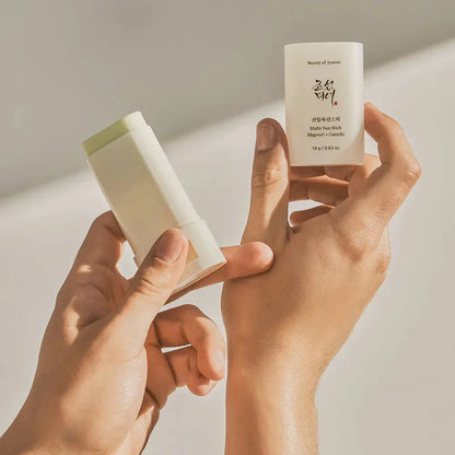 Matte Sun Stick: Mugwort + Camelia