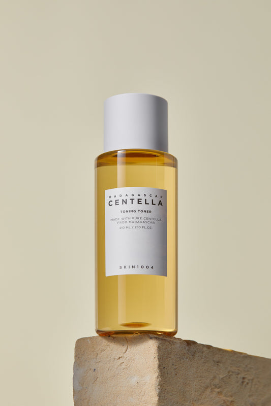 Tónico facial exfoliante para todo tipo de piel con Centella Asiática de Skin1004